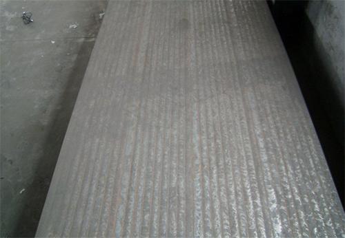 堆焊耐磨板.jpg 堆焊耐磨板.jpg